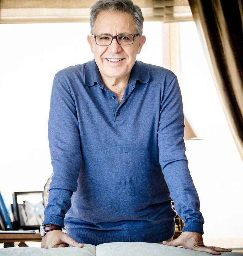 Zülfü Livaneli yarı çıplak fotoğrafını Twitter'da paylaştı! Şaka deyip sildi - Resim: 2