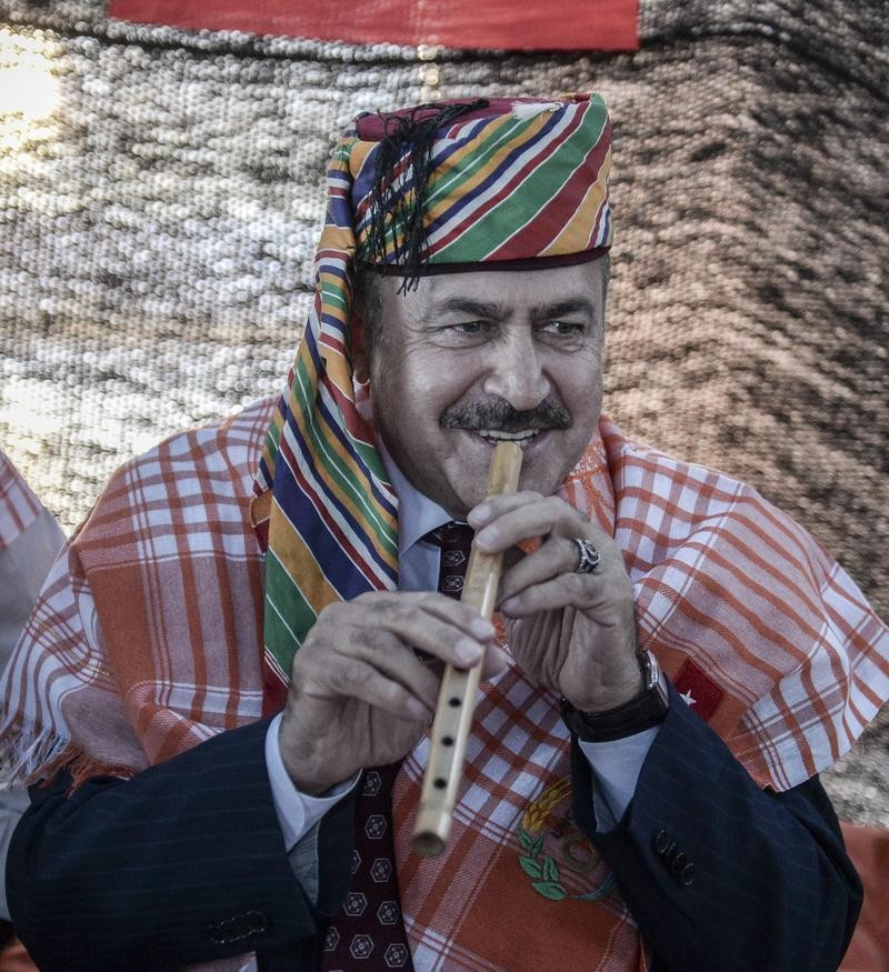 Renkli anlar! Bakan Eroğlu kavalı aldı eline... - Resim: 3