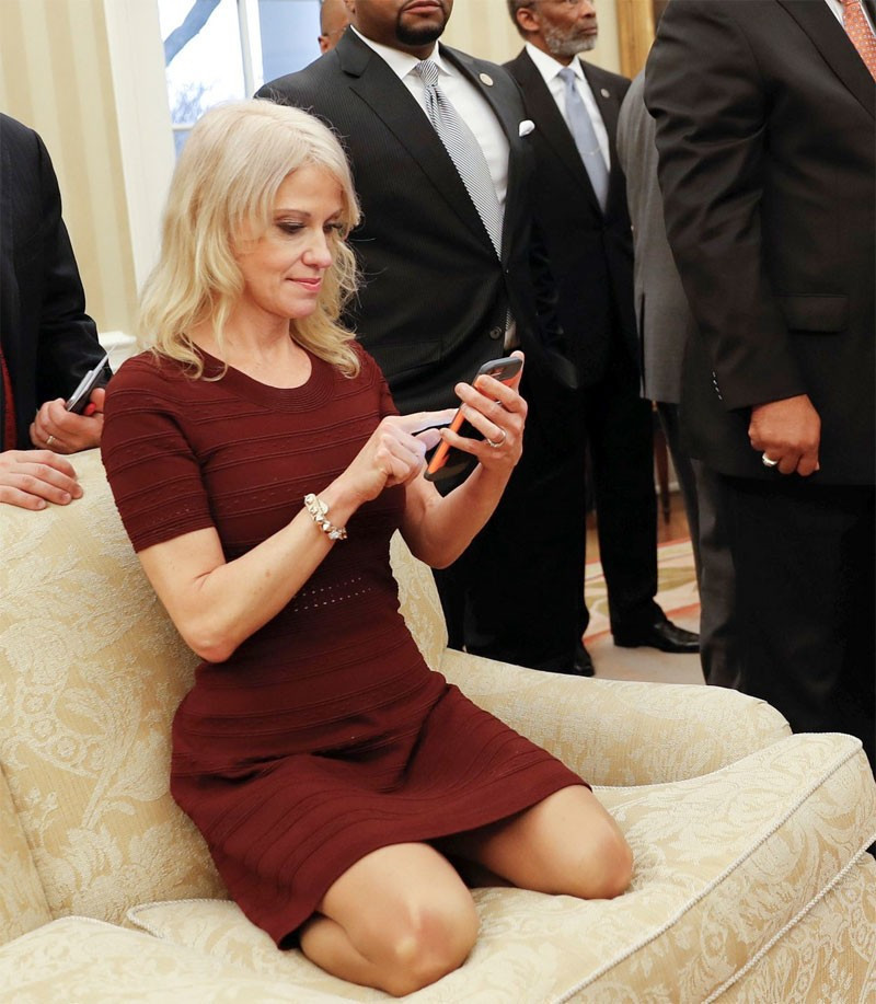 Oval ofiste acayip kare! Trump'ın kadın danışmanına bakın - Resim: 2