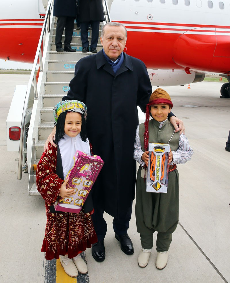 Diyarbakır'da HDP silindi her yer kırmızı beyaz - Resim: 4