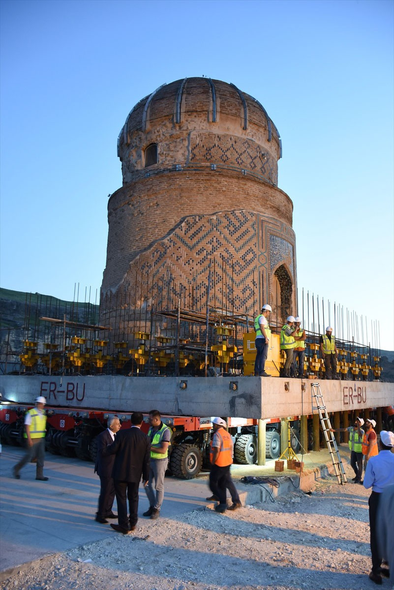550 yıllık Zeynel Bey Türbesi taşınıyor dünyada böylesi yapılmadı - Resim: 3