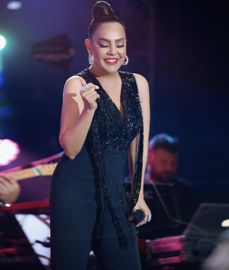 Ebru Gündeş kızına bıraktığı ikiz yalılar ile gündemde! O yalıların fiyatı olay... - Resim: 2