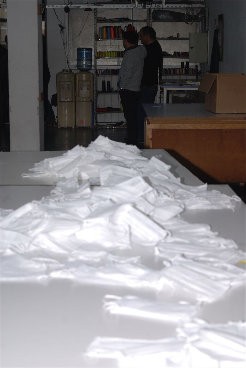 İstanbul'da 1 milyon kaçak maske yakalandı 5 kişi gözaltında - Resim: 4