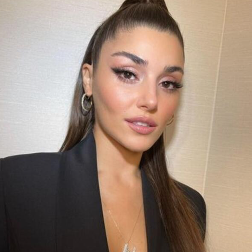 Hande Erçel akımdan geri kalmadı ‘yok gibi kaşlarıyla’ paylaşım yaptı! Erçel’in yeni stili beğenilmedi - Resim: 3