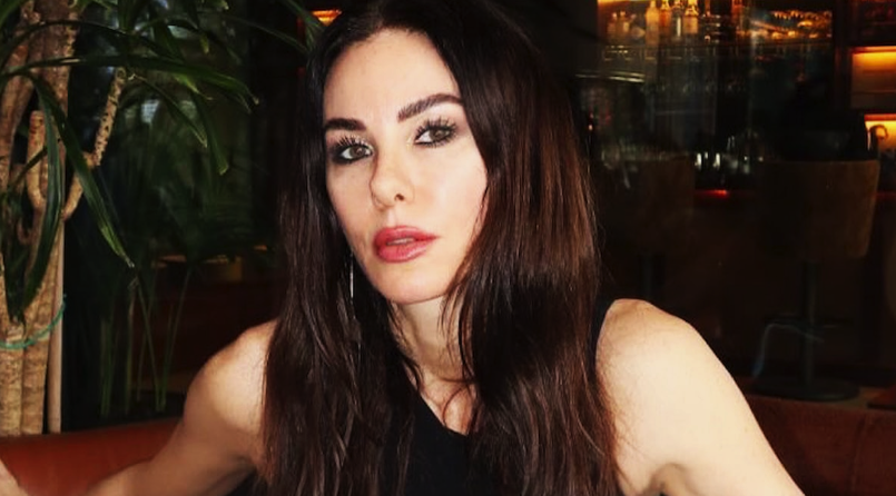 Defne Samyeli'nden beklenmedik hareket! Siyasi görüşünü açıkladı, yer yerinden oynadı - Resim: 1