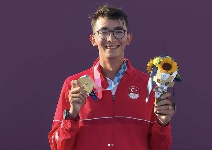 Mete Gazoz'un sevgilisi Melike Ayvaz kim ve mesleği ne? Spor camiasından zannedildi! - Resim: 2