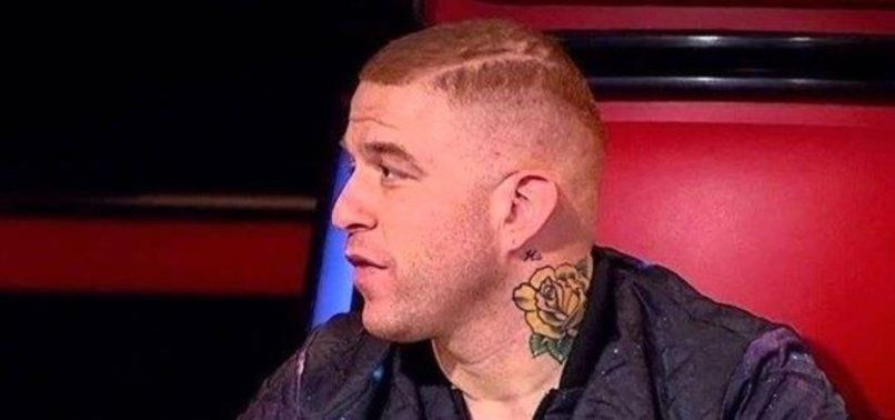 Athena grubunun solisti Gökhan Özoğuz o fotoğrafı paylaşanlara tepki gösterdi - Resim: 1