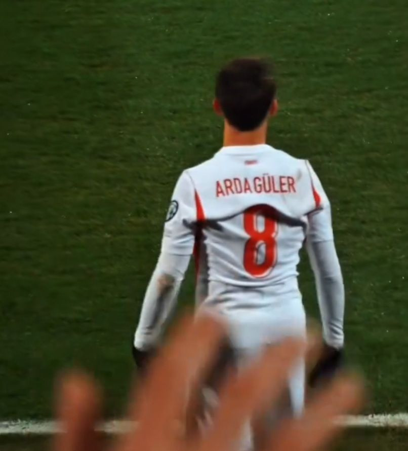 Arda Güler Kosova maçının son dakikalarında heyecandan yerinde duramadı! - Resim: 2