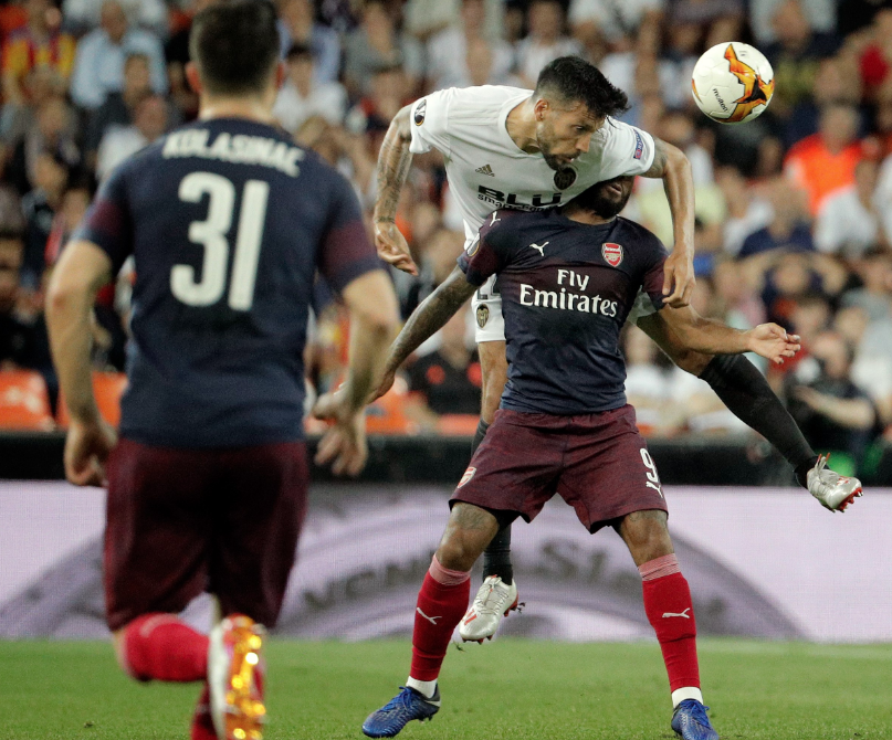 Mesut Özil'den İspanyollara olay hareket - Resim: 1