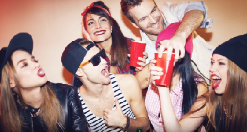 İçlerinde içişleri bakanın oğlu da var 6 kişi küçük bir kıza yatakhanede... - Resim: 1