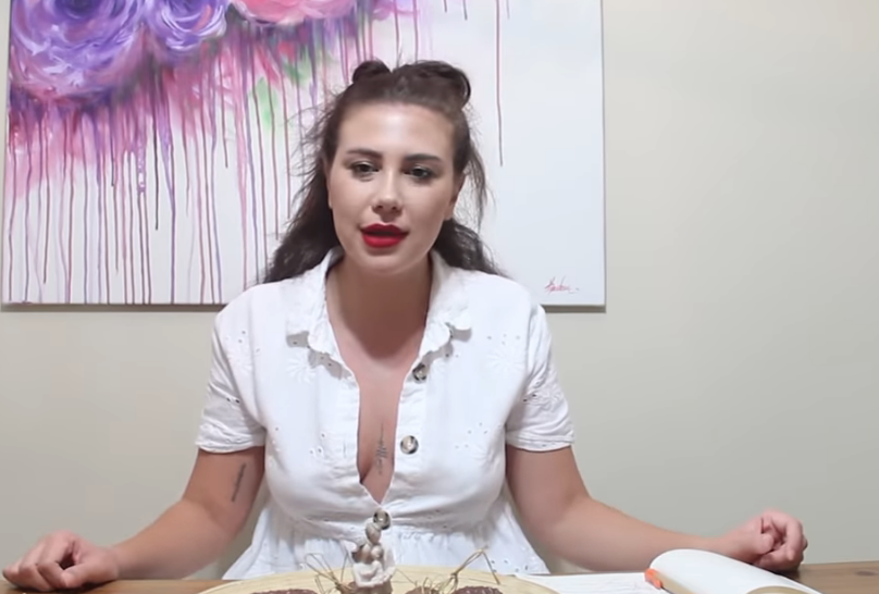 Melis Buse Betyakan'ın sütyensiz yayını! Gelin adayı göğüsleri açtı tepki aldı - Resim: 4