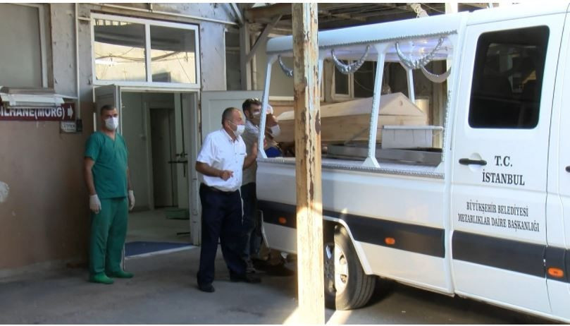 Ferhan Şensoy'un cenaze töreninde kızları Derya ve Müjgan'ın gözyaşları sel oldu - Resim: 2