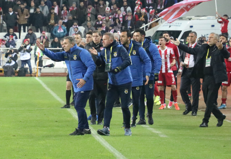 Ersun Yanal topun ağzında: Kredisi bitti Rıza Çalımbay 5 basar - Resim: 3