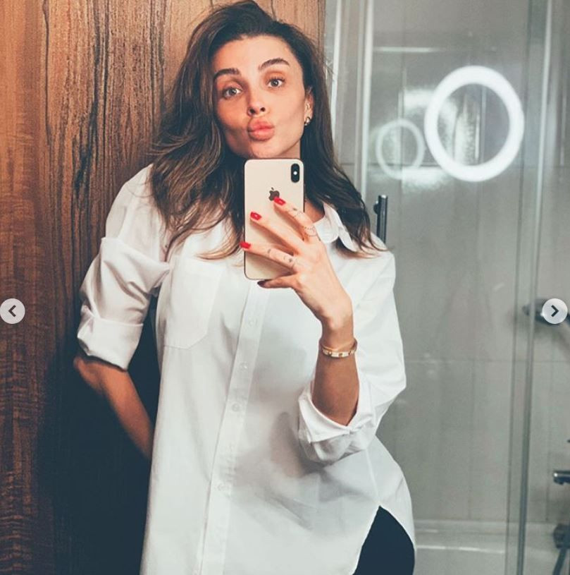 Ünlülerin makyajsız karantina pozları şaşırttı! - Resim: 3