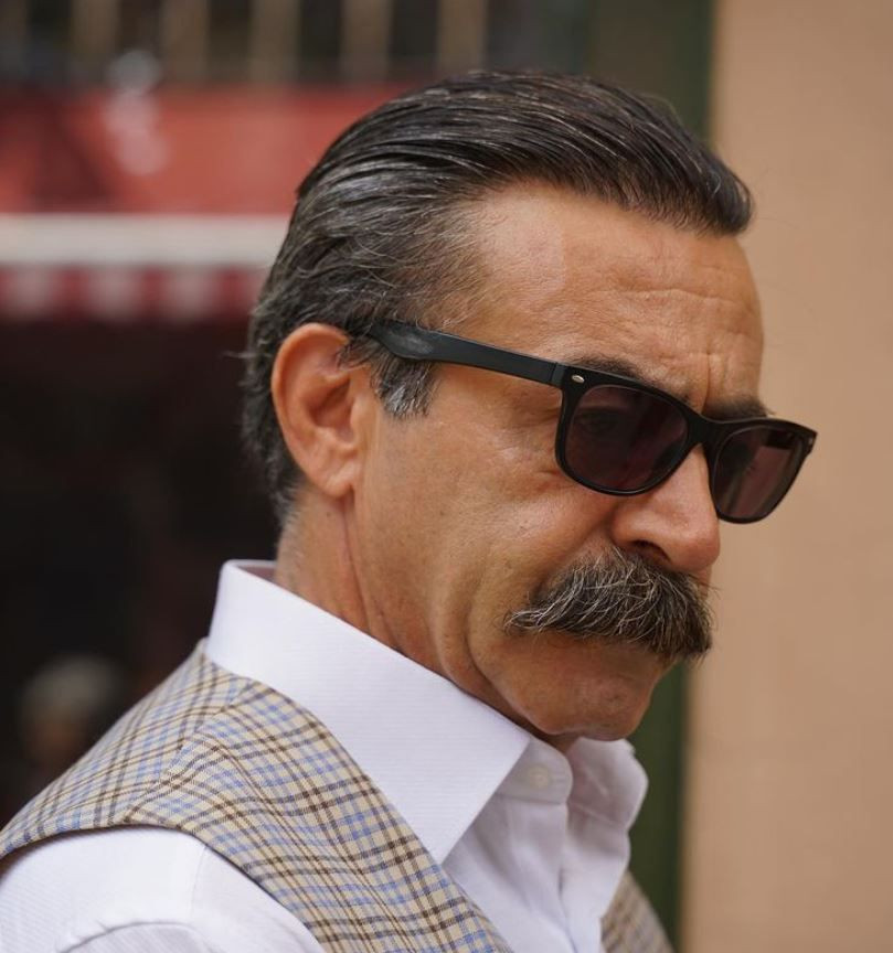 Levent Ülgen o paylaşıma çıldırdı: Fotoğraftaki kişi ben değilim, yapmayın! - Resim: 1