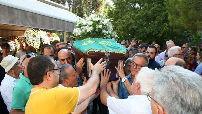 Sezen Aksu, babasını son yolculuğuna uğurladı - Resim: 3