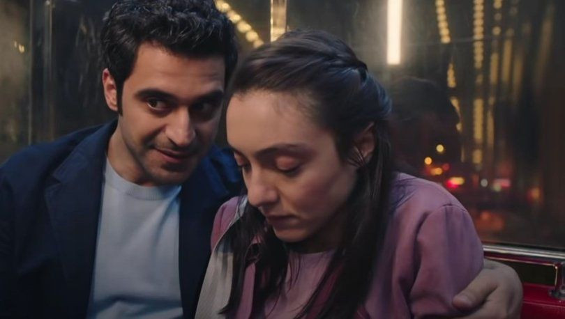 Yaprak Dökümü yıldızı Masumlar Apartmanı'na katılıyor! Farah Zeynep Abdullah ayrılacak - Resim: 3