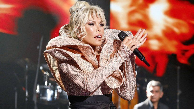 Evine gelen hediyeyle şaştı kaldı! 'Hiç metrobüse binmedim Marmaray'ı çok merak ediyorum' diyen Ajda Pekkan'a sürpriz - Resim: 3