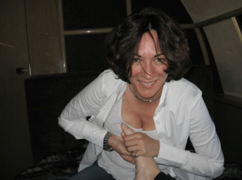 Epstein'in yanından hiç ayırmadığı gizemli kadın! Kim olduğu merak konusu oldu - Resim: 9