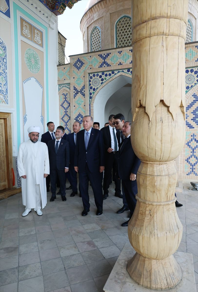 Cumhurbaşkanı Erdoğan, Hazreti Hızır Türbesi'ni ziyaret etti - Resim: 4