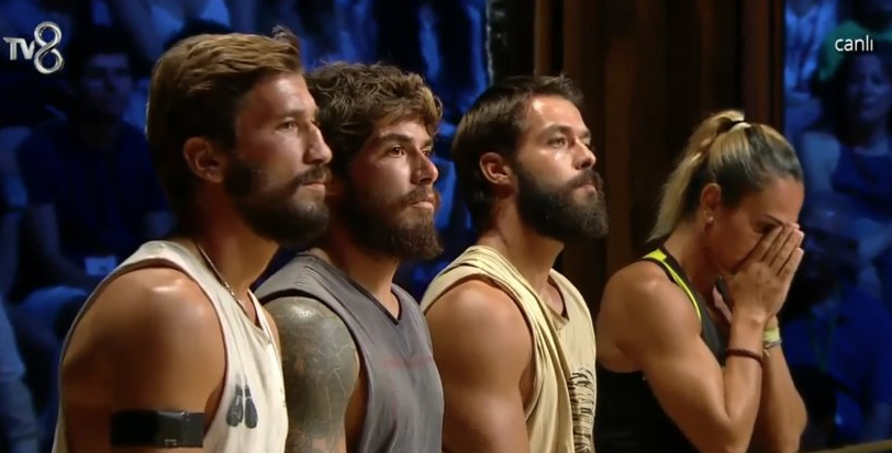 TV 8 Survivor'da aşk! O iki yarışmacı sevgili çıktı böyle ifşa oldu - Resim: 1