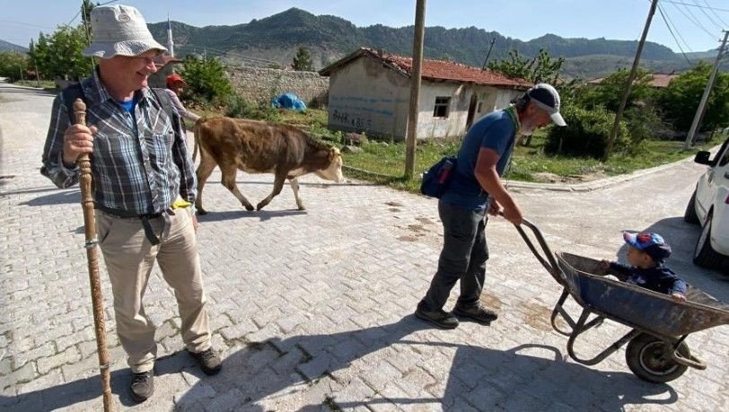 Hollanda’dan yola çıkan grup, Türk rehber ile eski hac yolunu takip ederek Türkiye'nin tarihi değerlerini yürüyerek geziyor - Resim: 4