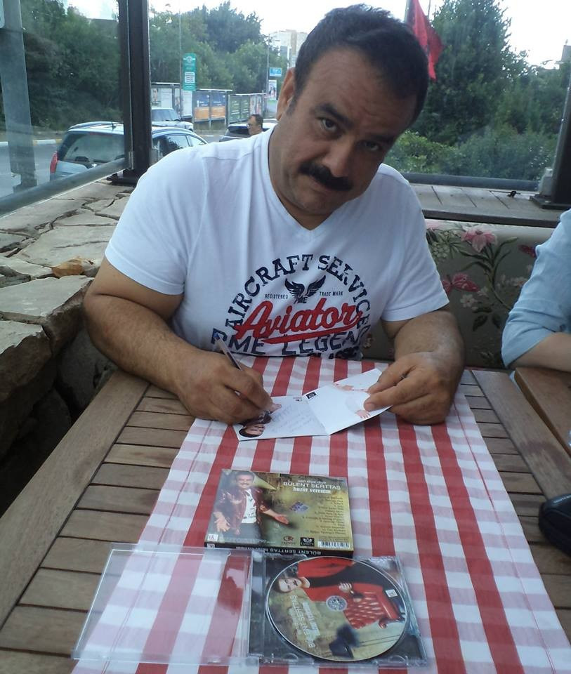 Bülent Serttaş’ın yeni imajı! İşte Matrix Bülent ve ablaları - Resim: 4