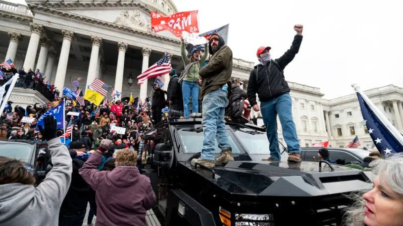 Kongre binasını basan boynuzlu protestocunun kimliği ortaya çıktı - Resim: 1