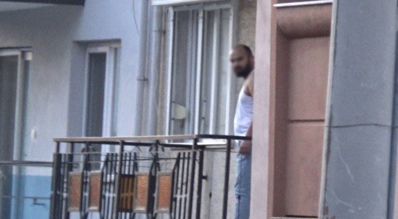 İzmir'de hareketli anlar! 6 aylık bebeği varmış bıçakla karısını rehin aldı - Resim: 4