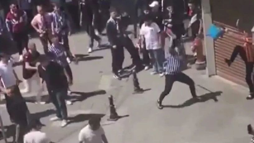 Dev maç öncesi sokaklar karıştı! Taraftarlar birbirine girdi - Resim: 3