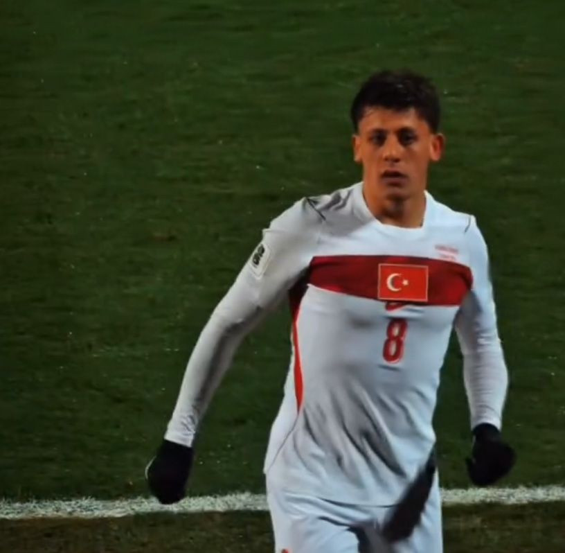 Arda Güler Kosova maçının son dakikalarında heyecandan yerinde duramadı! - Resim: 1