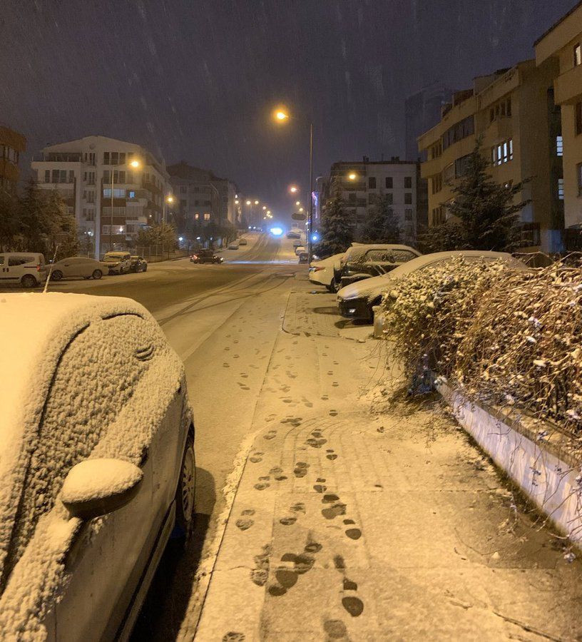 Beklenen kar yağışı başladı! Bugün hangi illere kar yağacak? Kar kalınlığı 20 santimetreyi geçecek - Resim: 1