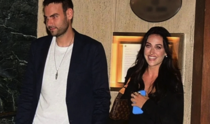 Esra Bilgiç'ten cesur paylaşım! Sevgilisi Faruk Sabancı ile yatakta burun buruna... - Resim: 3