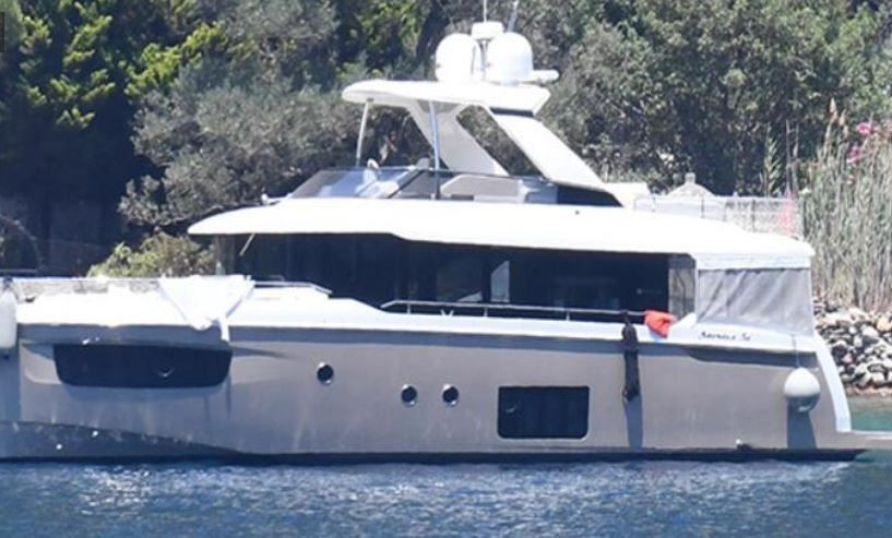 Şahan Gökbakar Marmaris'te lüks evinin önündeki denizi sahiplendi - Resim: 3