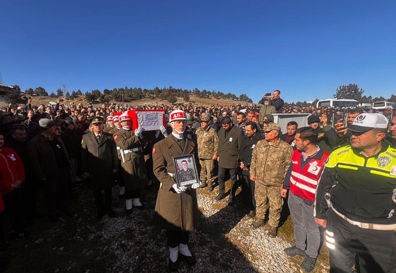 Türkiye şehitlerini uğurladı! 6 ilden feryat sesleri yükseldi, gözyaşları sel oldu - Resim: 2