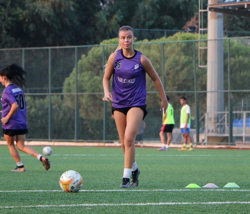 Zeynep Mestan kimdir? Türk futbolunda tarihi imza, Turgutluspor teknik direktörü oldu - Resim: 10