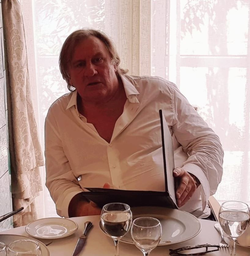 Tecavüzle suçlanan Fransız aktör Gerard Depardieu İstanbul'da balıkçı teknesinde yaşayacak! - Resim: 4
