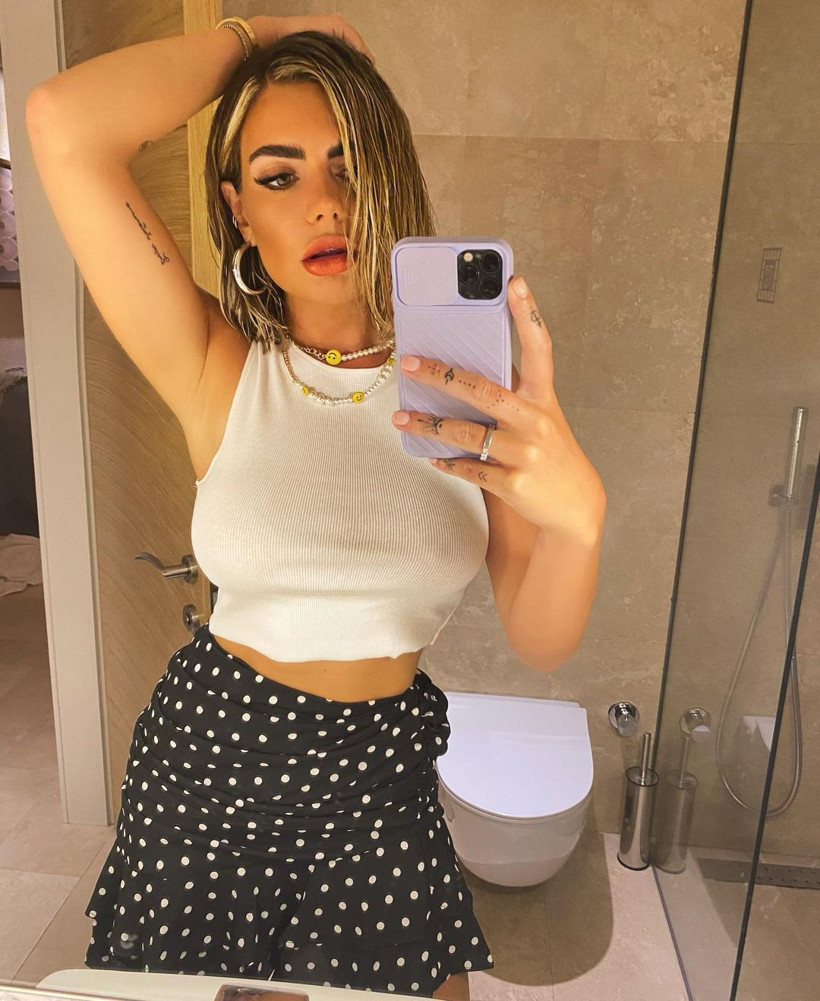 Her açıdan göstermek istedi şekilden şekle girdi! Megan Barton Hanson pozları olay - Resim: 1