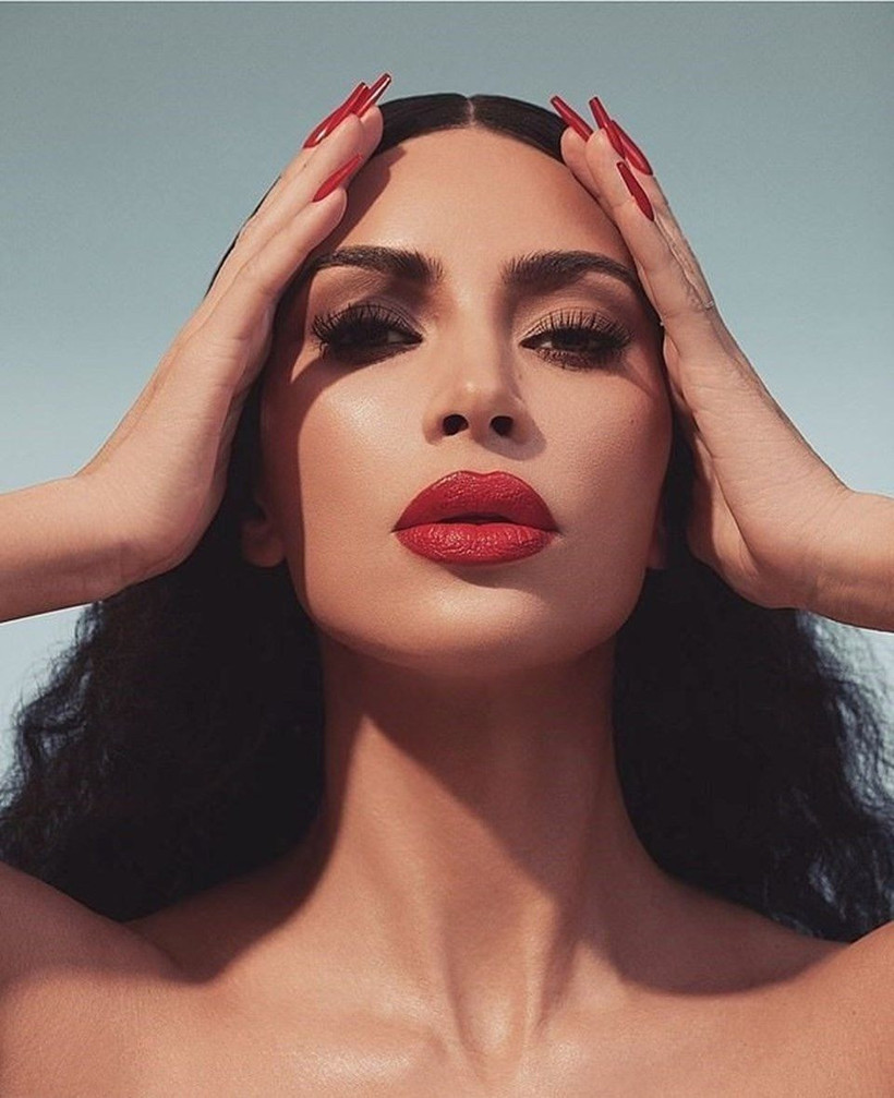 Makyajsız ve yalın ayak! Kim Kardashian'ın yeni dikkat çekme yöntemi! - Resim: 3