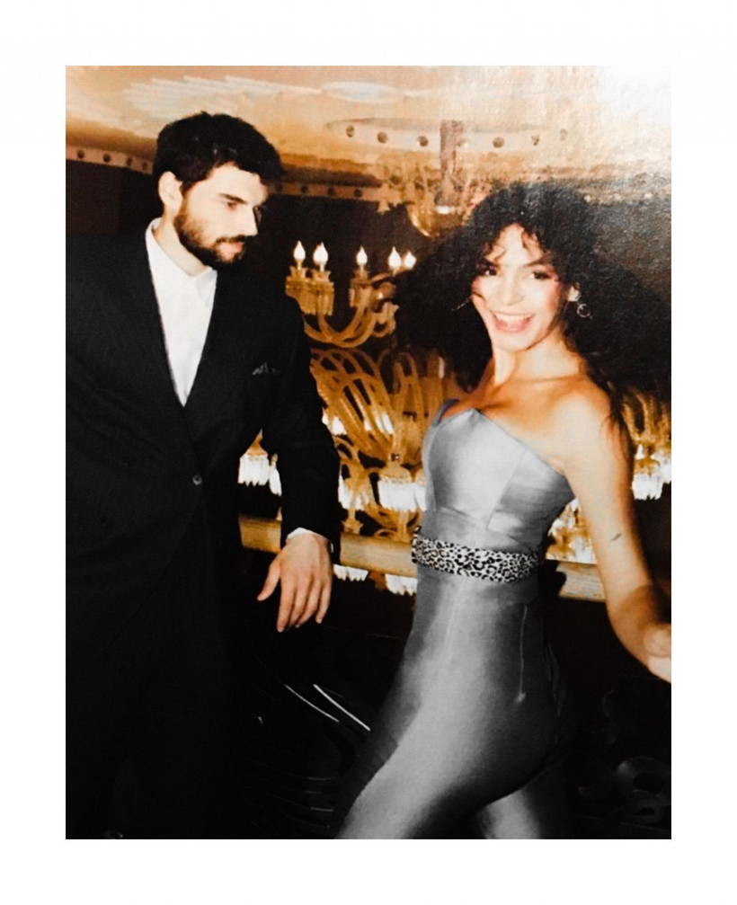 Hercai'nin yıldızları Ebru Şahin ve Akın Akınözü sosyal medyayı salladı! TT oldular - Resim: 3