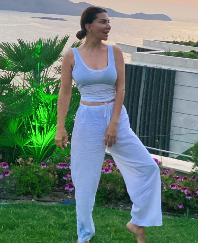 'Çok mutluyum' deyip Ebru Yaşar konuştu: Bu anların tadını çıkaralım - Resim: 4