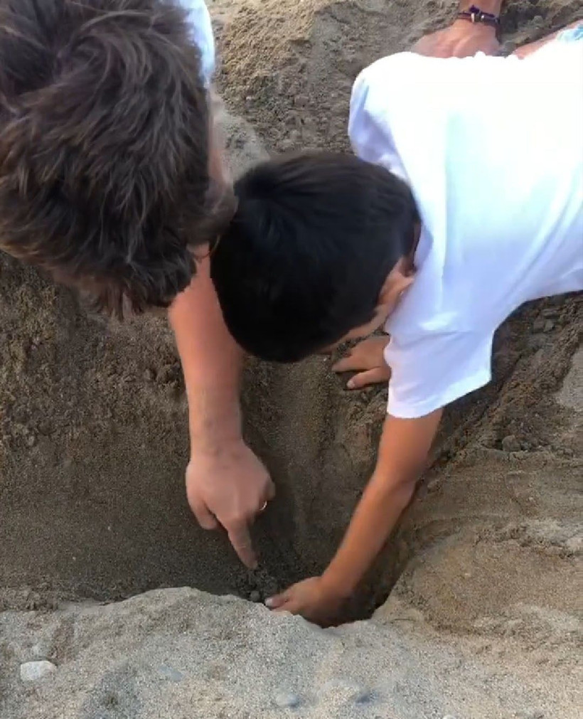 Kıvanç Tatlıtuğ'dan carettalar için şık hareket eşiyle seferber oldu - Resim: 1