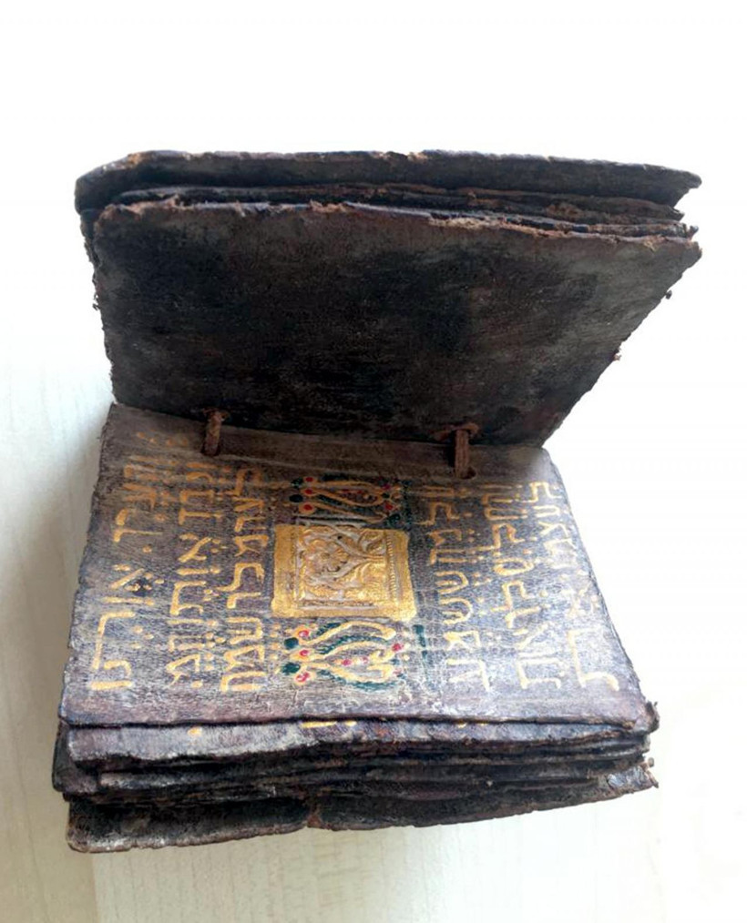 Tekirdağ'da ele geçirilen cep tefsiri 1500 yıllık çıktı satılmaya çalışıyordu - Resim: 2