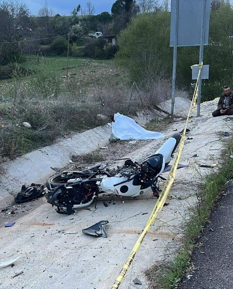 Denizli'de feci kaza! Çarpışıp şarampole devrildiler, ölenler var - Resim: 3