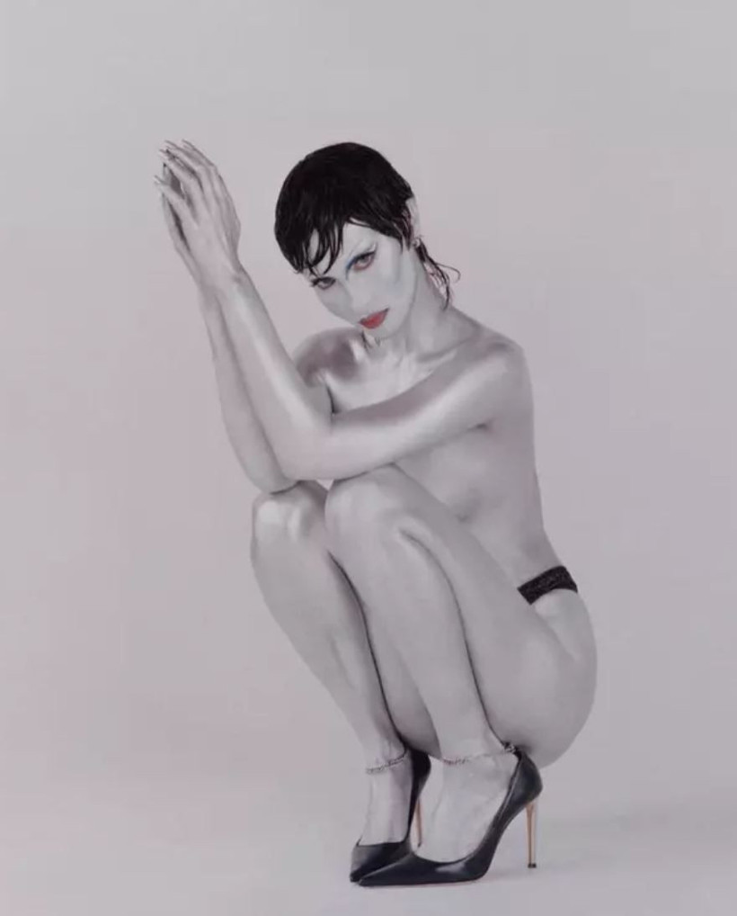 Bella Hadid üstsüz poz verdi alay konusu oldu: Uzaylı Zekiye - Resim: 4