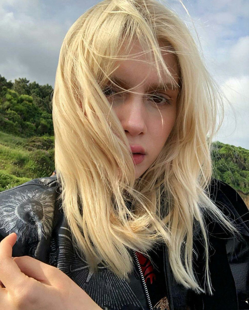 Aleyna Tilki kötü örnek oldu yırtık çorapların sırrı da çözüldü görenleri şoke etti - Resim: 2