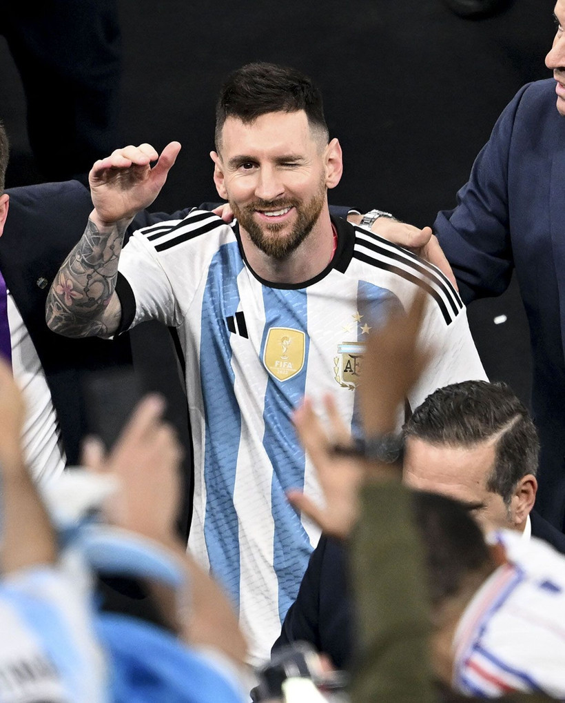 Messi'nin eşi kimdir? Messi'nin çocukken hastalığı neydi her golden sonra parmağını göğe uzatmasının sırrı - Resim: 1