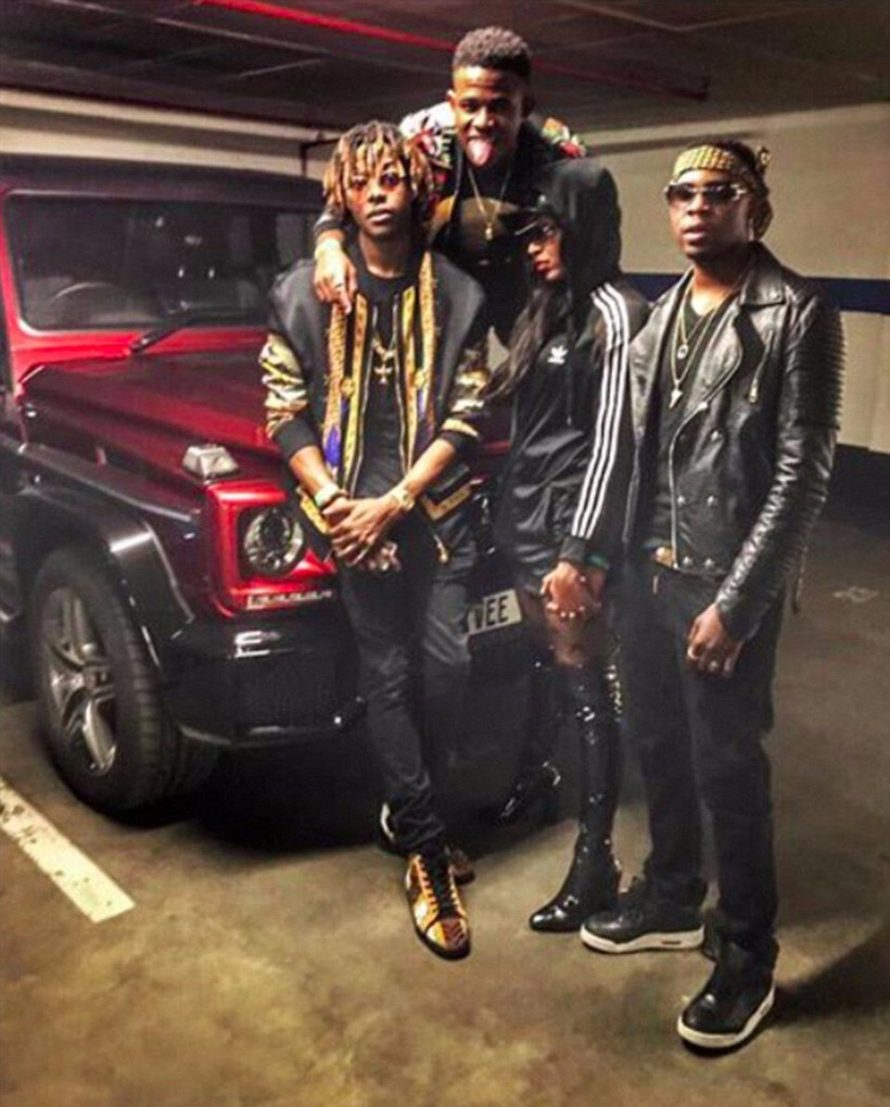 Ülkede herkes açlık sınırında bir de onların paylaştıklarına bakın! - Resim: 2