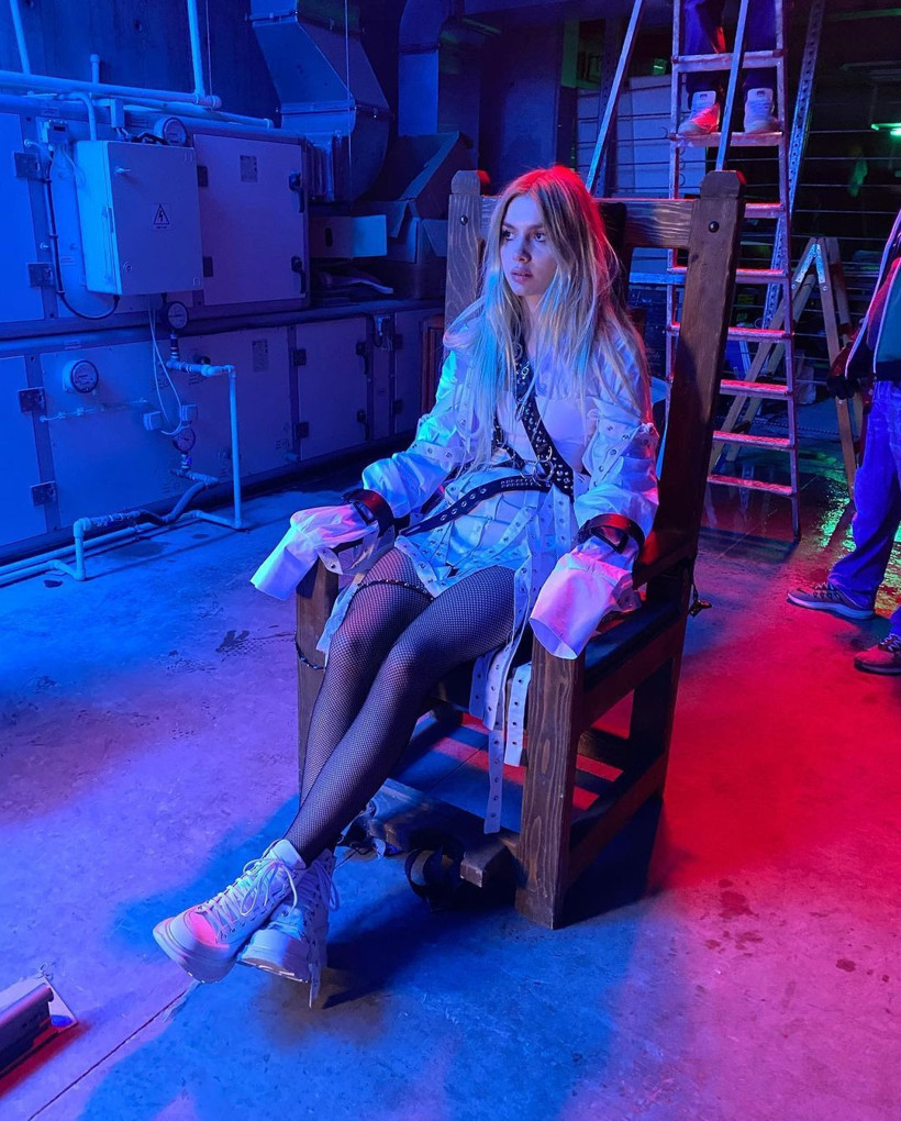 Survivor Cemal Can'dan kötü haber! Rol arkadaşı Aleyna Tilki yürüyemez hale gelmişti - Resim: 3