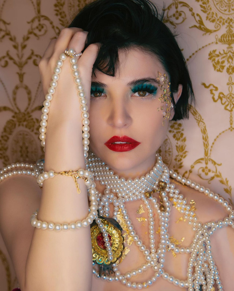 Özel hayat itirafı geldi! 'Arkadaşımın telefonundan gizlice aldım' deyip Gonca Vuslateri anlattı - Resim: 1